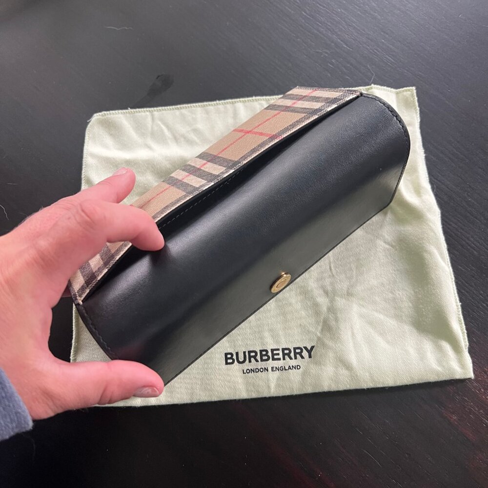 Burberry Wallet - Picture 3 of 4